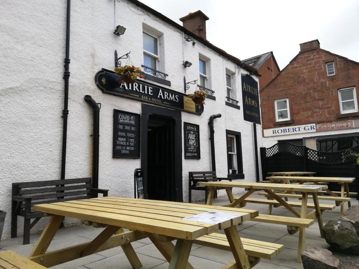 Airlie Arms Hotel Kirriemuir Exterior photo