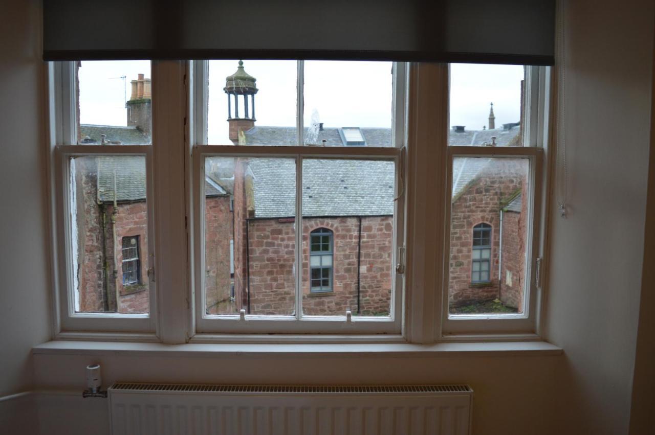 Airlie Arms Hotel Kirriemuir Exterior photo
