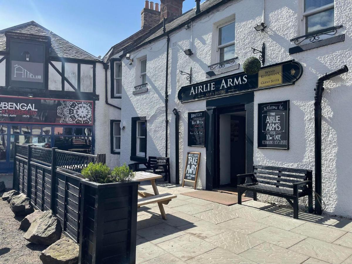 Airlie Arms Hotel Kirriemuir Exterior photo