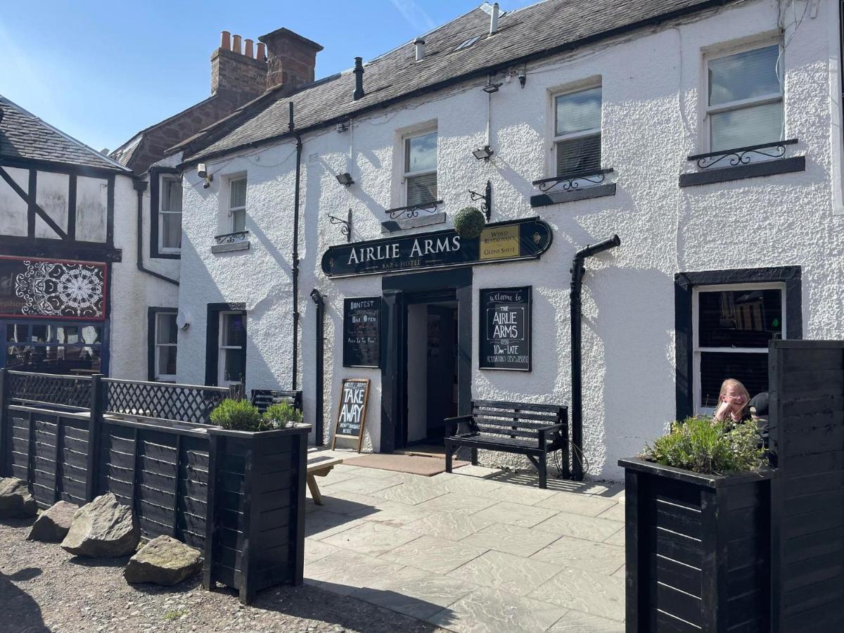 Airlie Arms Hotel Kirriemuir Exterior photo